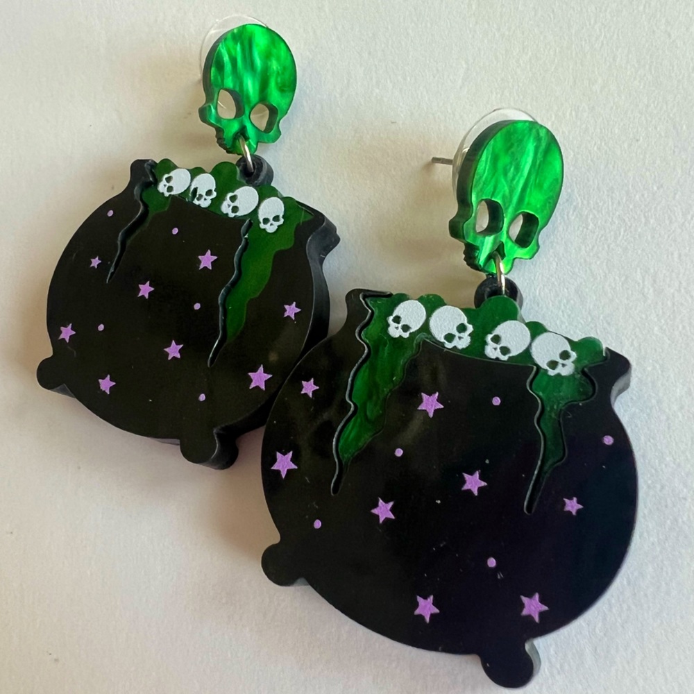NEW Spooky Cauldron Witches Brew Earrings